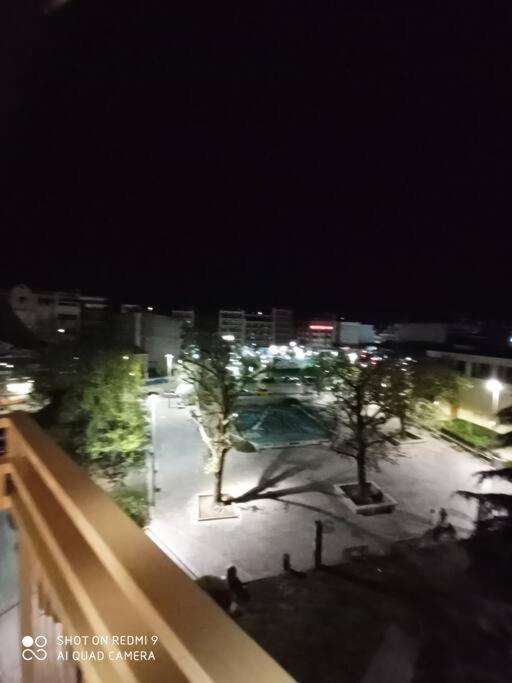 Λάρισα Διαμέρισμα Με Θέα Πλατεία Στο Κέντρο Της Πόλης Lejlighed Eksteriør billede