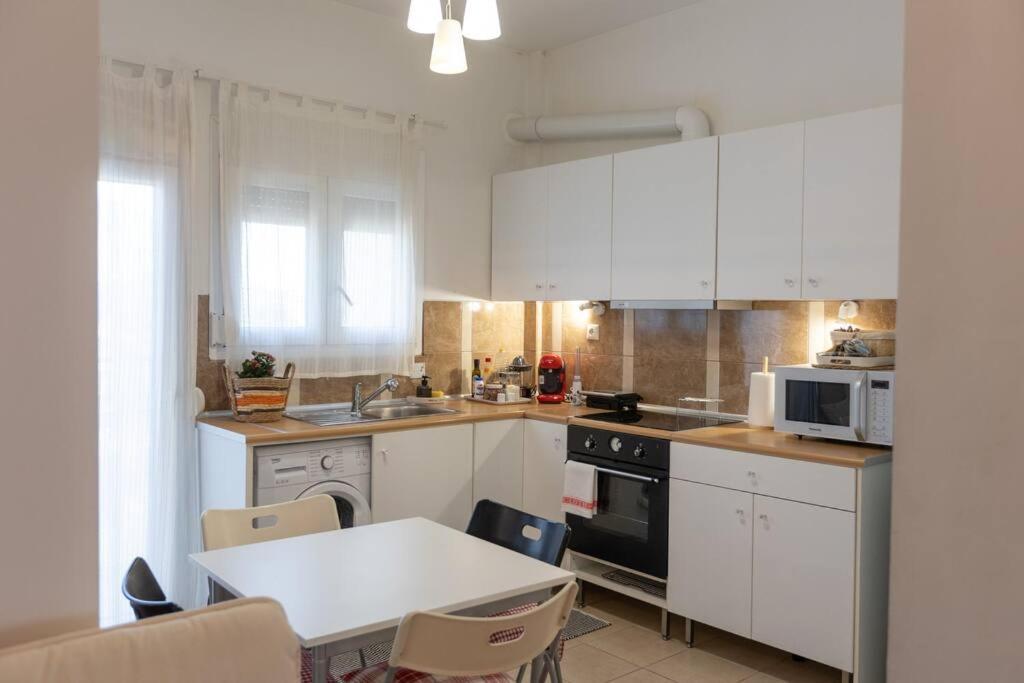Λάρισα Διαμέρισμα Με Θέα Πλατεία Στο Κέντρο Της Πόλης Lejlighed Eksteriør billede