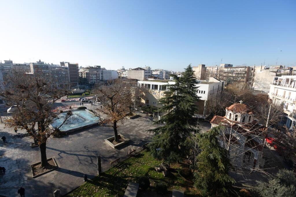Λάρισα Διαμέρισμα Με Θέα Πλατεία Στο Κέντρο Της Πόλης Lejlighed Eksteriør billede
